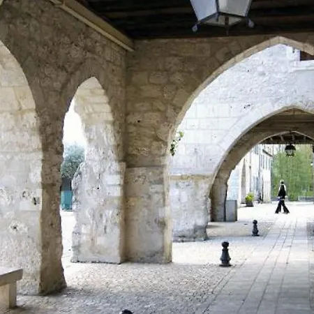 La Pierre Pourpre *
